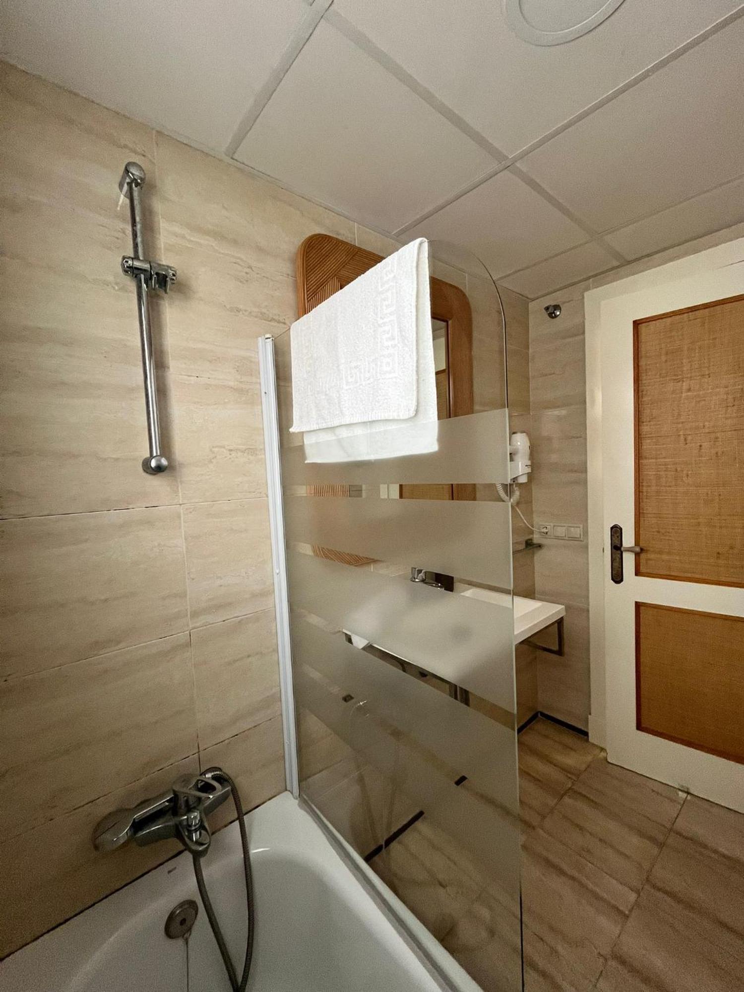 Lägenhet El Torcal Residences With Free Parking *